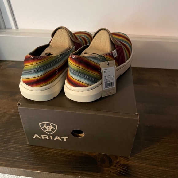 Ariat women’s Ryder Old Muted Serape size 10 - Picture 4 of 8